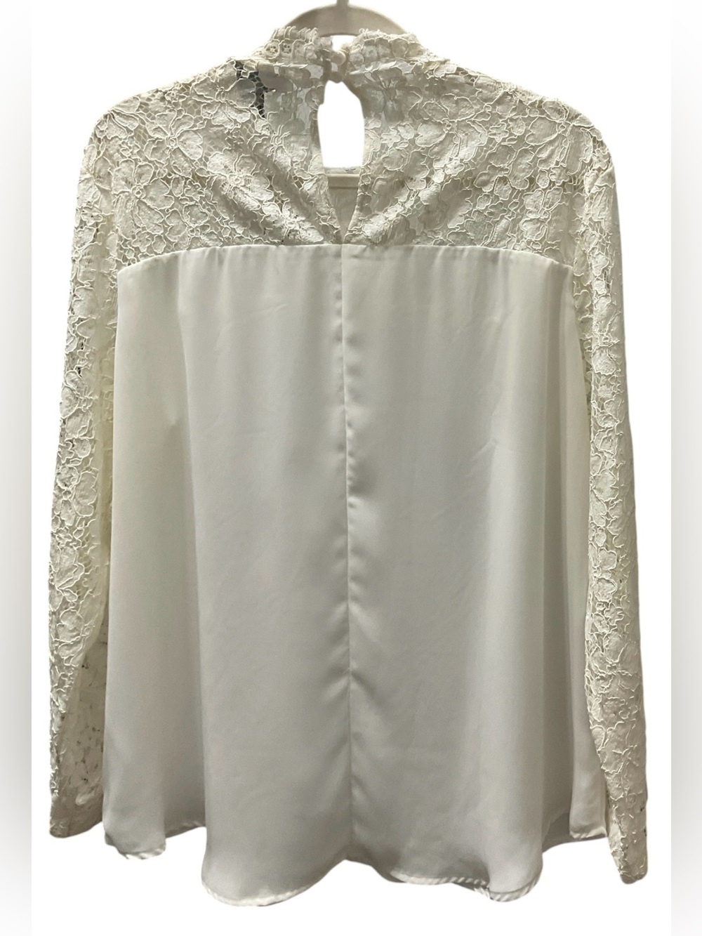 belle sky Ivory Lace Yoke Long Sleeve Top - Picture 2 of 4